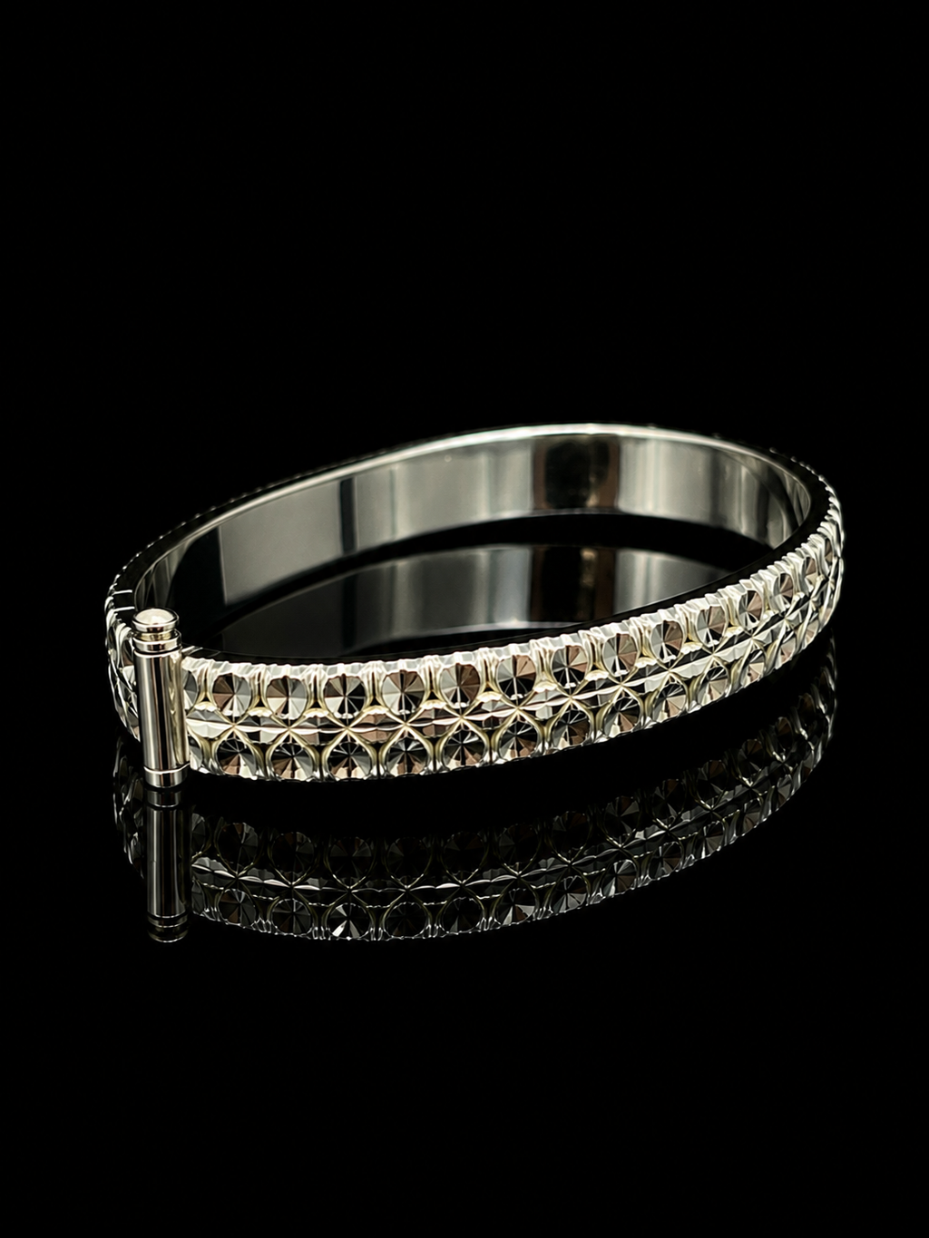 Elegant Textured Silver Bangle 8 pcs 88.4 gram