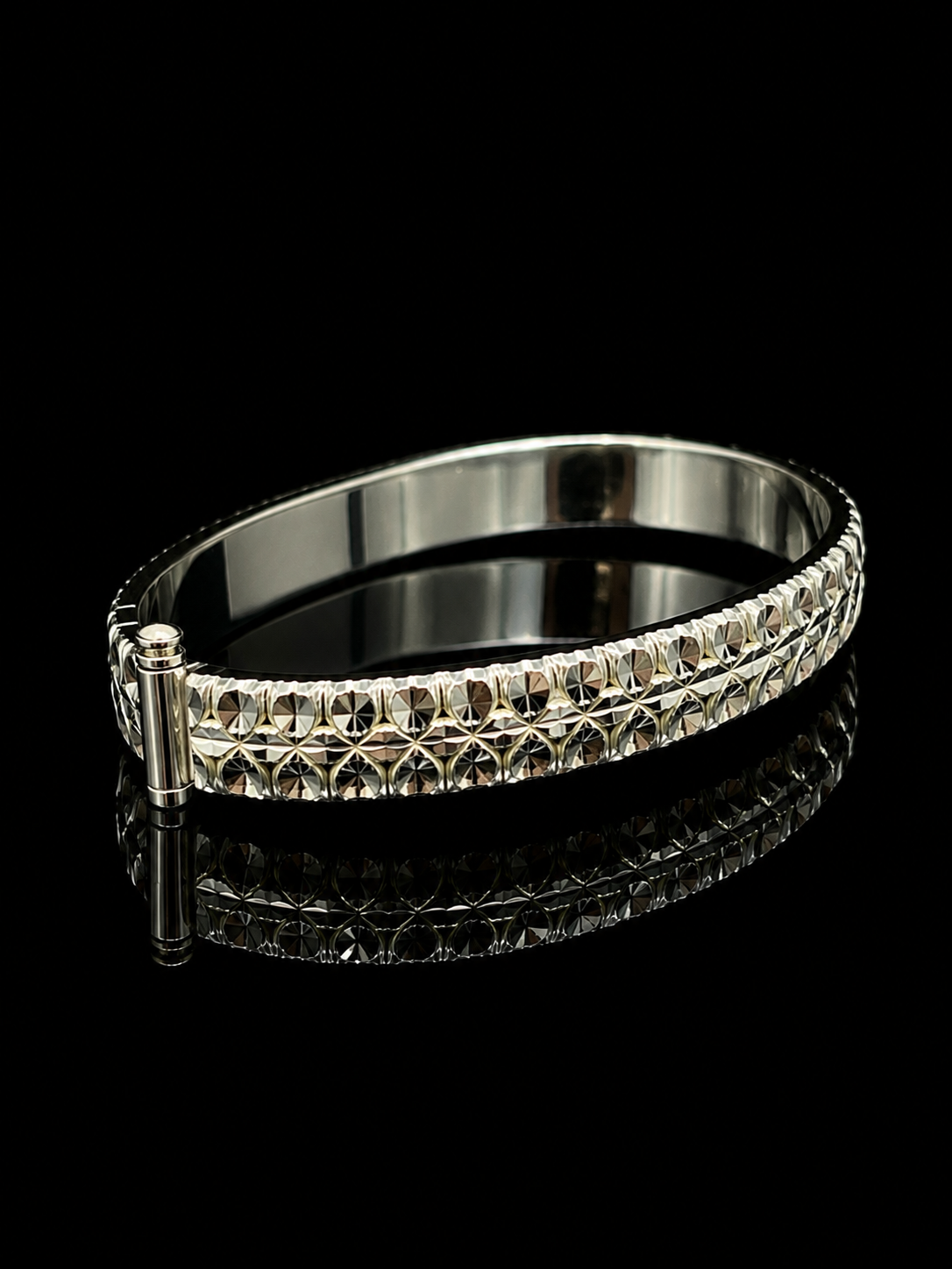 Elegant Textured Silver Bangle 8 pcs 88.4 gram