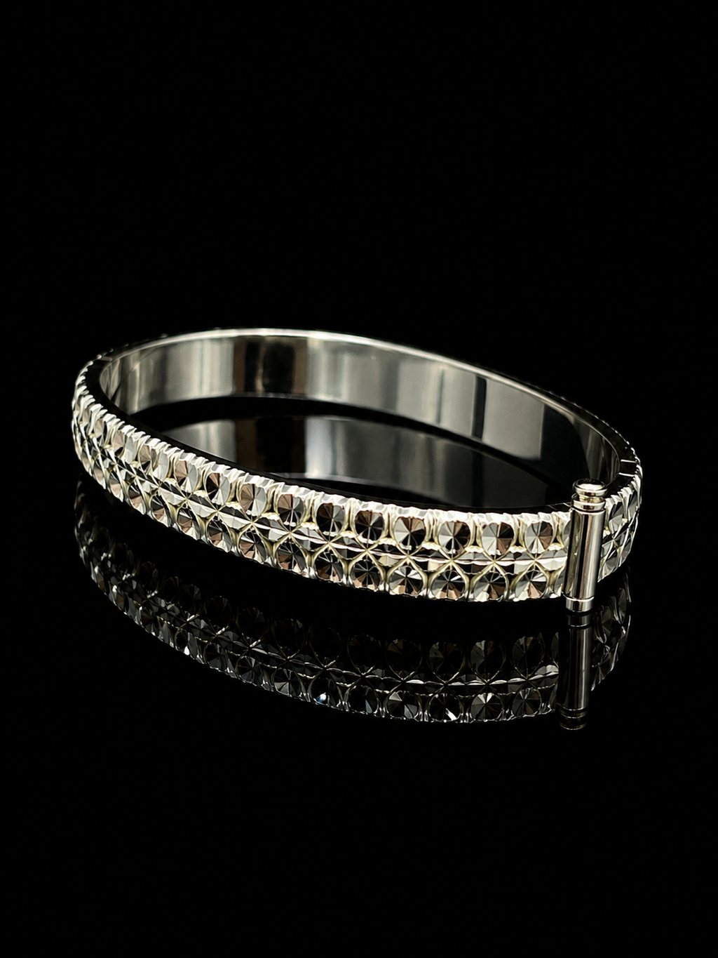 Elegant Textured Silver Bangle 8 pcs 88.4 gram