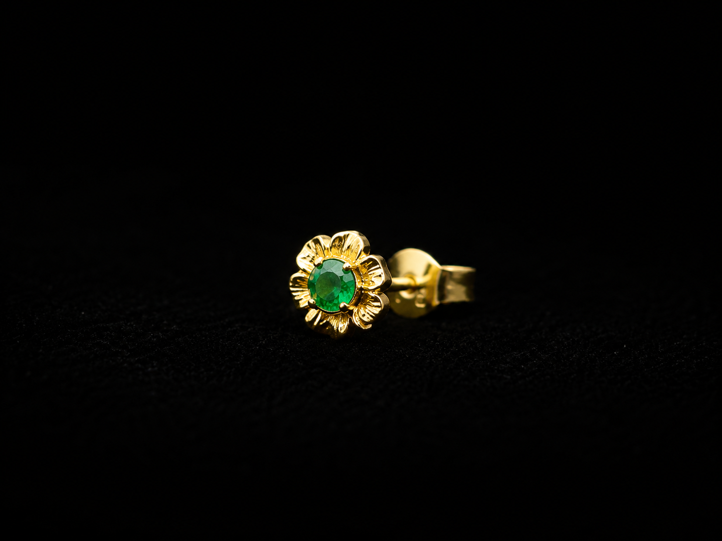 Elegant Gold Floral Stud Earrings