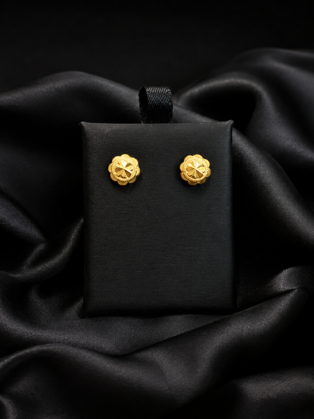 Elegant 22K Gold Floral Stud Earrings