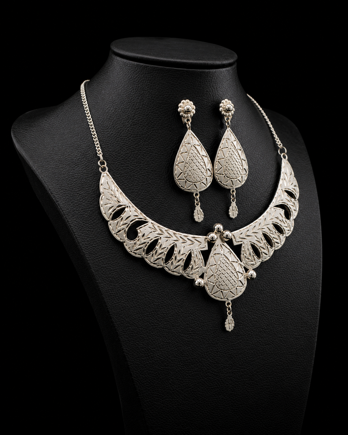 Elegant Silver Jewelry Set