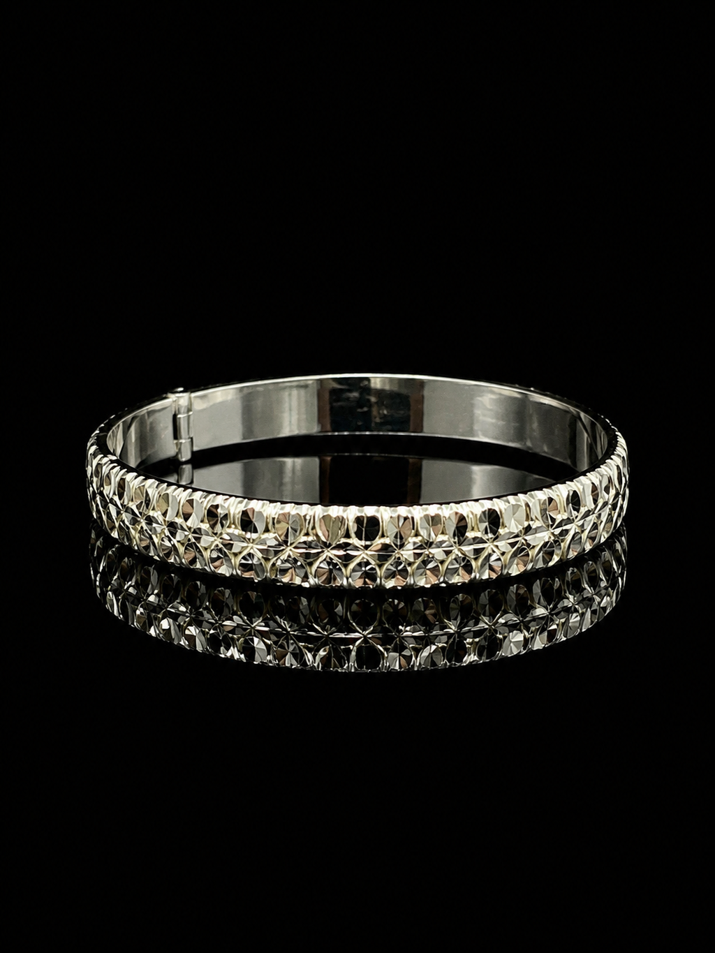 Elegant Textured Silver Bangle 8 pcs 88.4 gram