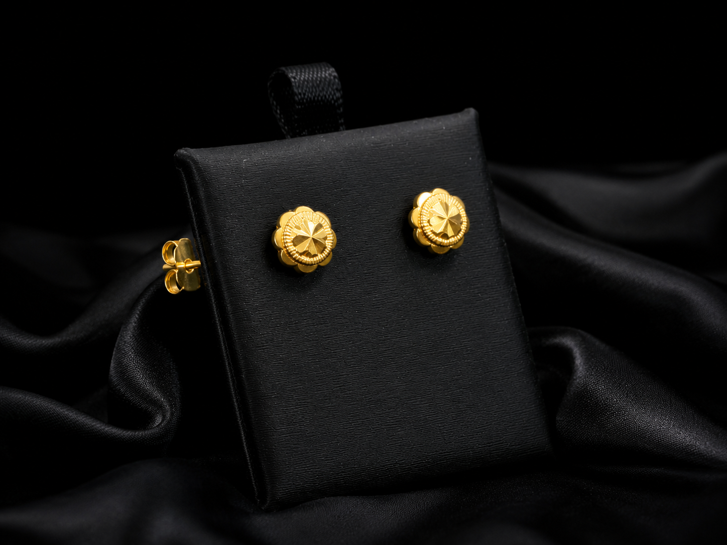 Elegant 22K Gold Floral Stud Earrings